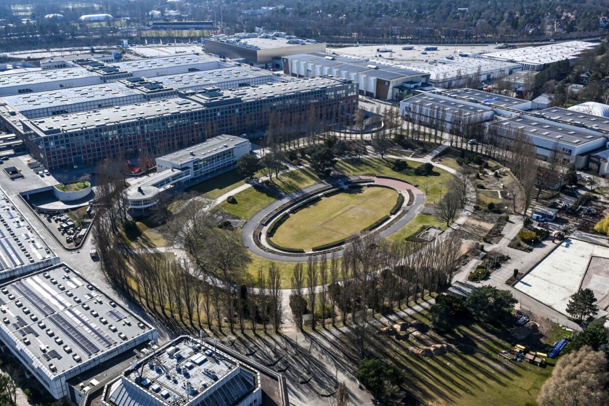 Berlin - Messe Auf dem Berliner Messegelände soll an der Stelle der Halle 9 ein neues Kongresszentrum entstehen. (Archivbild)