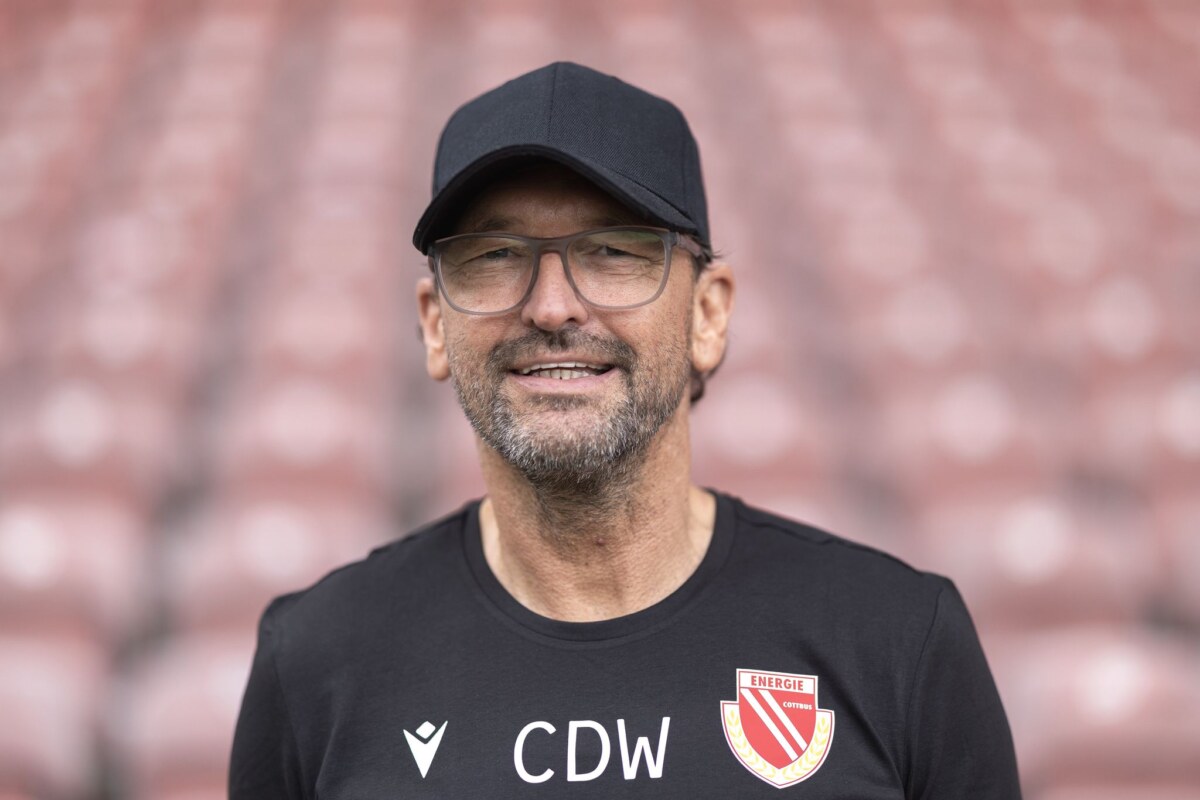 FC Energie Cottbus Energie Cottbus-Trainer Claus-Dieter Wollitz wünscht sich eine sorgenfreie Saison.