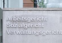 Umweltschützer haben Klage gegen ein Straßenbauprojekt eingereicht.