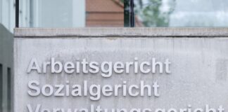 Umweltschützer haben Klage gegen ein Straßenbauprojekt eingereicht.