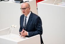 Brandenburgs Regierungschef Dietmar Woidke (SPD) hält eine Senkung der Stromsteuer für alle Stromkunden für notwendig (Archivbild). 