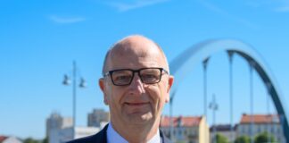 Brandenburgs Ministerpräsident Dietmar Woidke (SPD) spricht sich für eine engere Abstimmung von Deutschland und Polen bei Grenzkontrollen aus. (Archivbild)