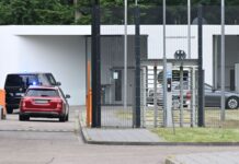 Die Festgenommenen waren zwischen 14 und 18 Jahre alt. Der Ermittlungsrichter am Bundesgerichtshof schickte alle Fünf in Untersuchungshaft. (Archivbild)