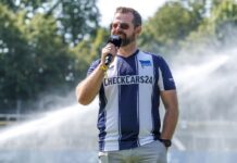 Hertha-Präsident Fabian Drescher stimmt bei der Saisoneröffnung die Fans auf hohe Ziele ein.