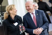 Bundesbildungsministerin Karin Prien und Berlins Regierender Bürgermeister Kai Wegner (beide CDU) betonen die Vielfalt jüdischen Lebens in Deutschland. 