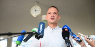 Der Großbrand in der Gohrischheide ist weiter nicht unter Kontrolle
