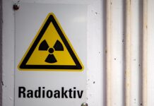 In einer Schule in Brandenburg soll eine Kiste mit einem Symbol gefunden worden sein, das üblicherweise auf Radioaktivität hindeutet. (Symbolbild)