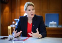 Wirtschaftssenatorin Franziska Giffey (SPD) hat noch nicht endgültig entschieden, ob sie bei der Spitzenkandidatur ins Rennen gehen will. 