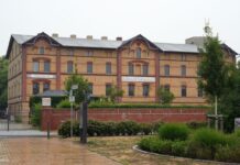 Auf dem Gelände des bisherigen Ofen- und Keramikmuseums in Velten soll es künftig auch ein Schornsteinfegermuseum geben. (Archivbild)