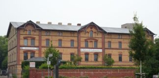 Auf dem Gelände des bisherigen Ofen- und Keramikmuseums in Velten soll es künftig auch ein Schornsteinfegermuseum geben. (Archivbild)