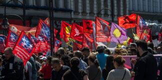 Seit mehreren Jahren gibt es in Berlin Demonstrationen der Alevitischen Gemeinde, die an den Brandanschlag 1993 erinnern (Archivbild).