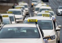 Das Taxi-Gewerbe plant erneut bundesweite Proteste, um auf die prekäre Lage der Branche aufmerksam zu machen. (Archivbild)