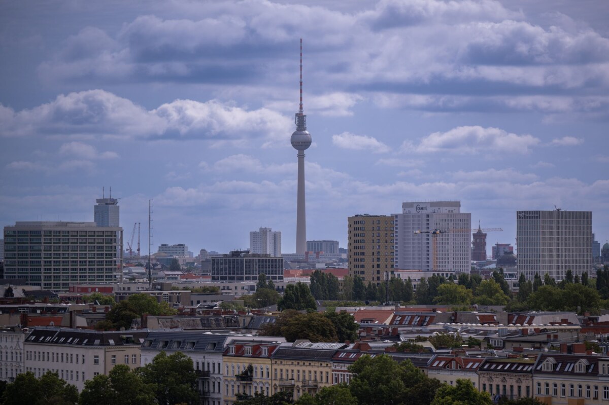 Wohnhäuser in Berlin Die Mieten in Berlin steigen seit vielen Jahren, besonders stark bei Neuvermietungen. (Symbolbild)