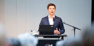 Der SPD-Politiker Steffen Krach ist als Spitzenkandidat für die Wahl zum Berliner Abgeordnetenhaus 2026 im Gespräch. (Archivbild)