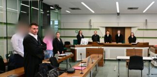 Zwei ehemalige Soldaten der Bundeswehr sollen einen Kameraden vergewaltigt haben. Rund vier Jahre später stehen sie vor Gericht.