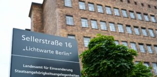 Im ersten Halbjahr 2025 gab es in Berlin mehr Ausreisen und Abschiebungen. (Archivbild)