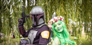 Liebhaber von Science Fiction und Fantasy-Reihen feiern beim Elbenwald-Festival im Spreeauenpark in Cottbus.(Archivbild) 