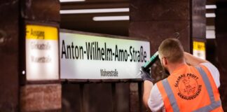 Nach der Straße wird auch die U-Bahn-Station umbenannt.