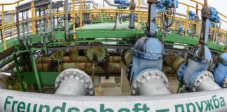 Deutschland wird trotz eines Schadens an der Pipeline Druschba sicher versorgt, sagt die Bundesregierung. (Archivbild)