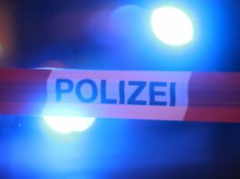Ursache war ein Unfall mit einer schwer verletzten Person. (Symbolbild)