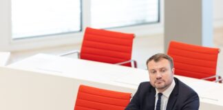 Für Wirtschaftsminister Keller ist ein Konsolidieren in der Autobranche auf Kosten Ostdeutschlands «inakzeptabel» (Archivbild)