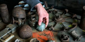 Streumunition ist auf dem ehemaligen «Bombodrom» zu sehen, einem früheren Truppenübungsplatz in der Kyritz-Ruppiner Heide.  (Archivbild)
