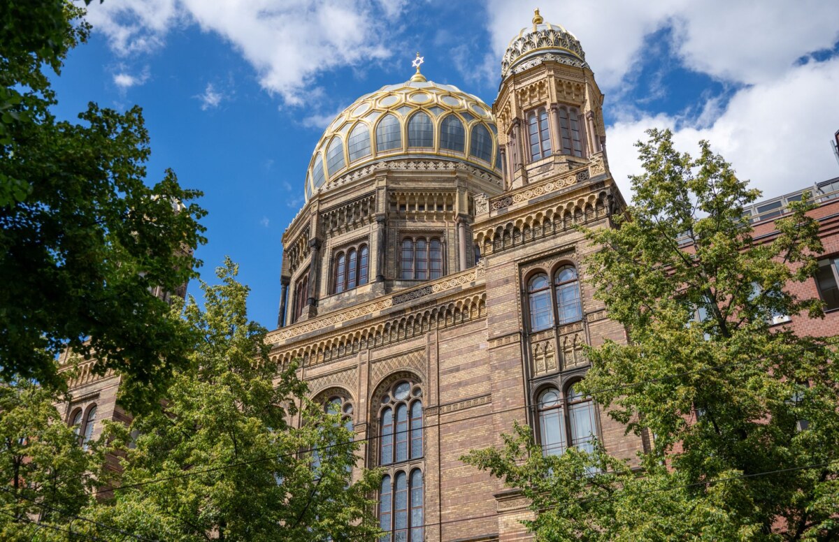 Neue Synagoge in Berlin An der Synagoge in der Oranienburger Straße gab es einen Polizeieinsatz. (Archivbild)