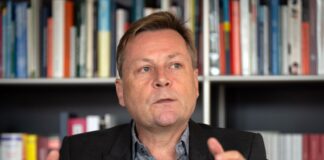 Der Präsident der Universität Potsdam, Oliver Günther, äußert sich zum Rückzug der Verfassungsrichterkandidatin Frauke Brosius-Gersdorf, die an der Uni lehrt (Archivbild).