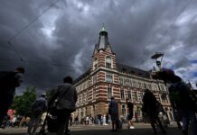 Das Gebäude der Hauptpost am Anger in Erfurt, wo sich im August 1975 die wohl ersten massiven rassistisch motivierten Ausschreitungen nach 1945 in Deutschland abspielten.