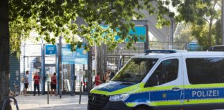 Im Sommerbad Neukölln kam es zu einer Auseinandersetzung und einem Polizeieinsatz. (Symbolbild)