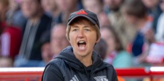 Ailien Poese testet mit ihrem Team gegen Real Madrid.