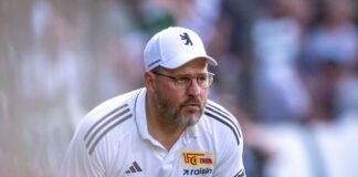Union Berlins Trainer Steffen Baumgart muss zum Saisonstart einige Personalien klären. (Archivbild) 