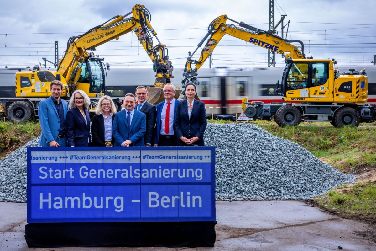 Sanierung der Bahnstrecke Berlin - Hamburg Der offizielle Startschuss für die Generalsanierung der Bahnstrecke Berlin - Hamburg fällt auf etwa halber Strecke in Ludwigslust (Mecklenburg-Vorpommern).