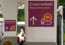 Am Freitagmorgen ist der Ersatzverkehr auf der Strecke Hamburg-Berlin angelaufen. (Archivbild)