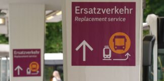 Am Freitagmorgen ist der Ersatzverkehr auf der Strecke Hamburg-Berlin angelaufen. (Archivbild)