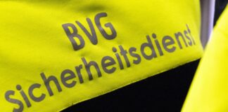 Bisher tragen nur Mitarbeiterinnen und Mitarbeiter des Sicherheitsdienstes der BVG Bodycams. (Symbolbild)