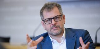 Fraktionschef Werner Graf soll die Grünen 2026 als Spitzenkandidat in die Wahl zum Berliner Abgeordnetenhaus führen. 