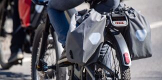 In Brandenburg gibt es immer mehr Menschen, die ein E-Bike besitzen. (Symbolbild)