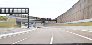 Die umstrittene Verlängerung der Berliner Stadtautobahn ist eröffnet worden. 