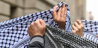 Bei Demonstrationen im Zusammenhang mit dem Nahost-Konflikt sind sogenannte Palästinensertücher zu sehen.  (Symbolbild)
