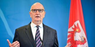 Brandenburgs Ministerpräsident Dietmar Woidke (SPD) äußert sich zu russischen Drohnen im polnischen Luftraum (Archivbild).