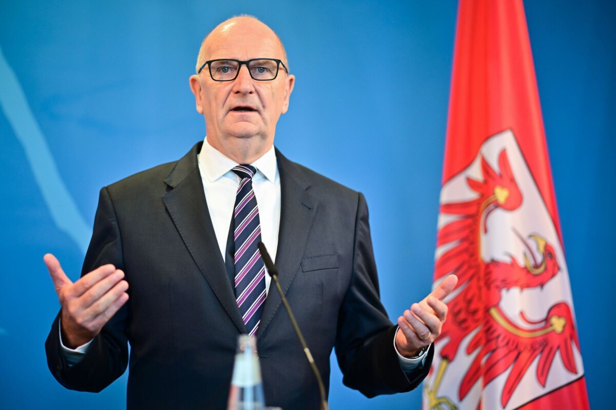 Ministerpräsident Woidke Brandenburgs Ministerpräsident Dietmar Woidke (SPD) äußert sich zu russischen Drohnen im polnischen Luftraum (Archivbild).