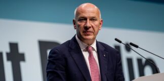 Wegner will mit Initiative über Volksentscheid für mehr Bäume sprechen. 