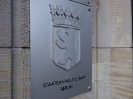 15 Anschriften wurden im Auftrag der Staatsanwaltschaft durchsucht. (Symbolbild)
