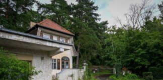 Die alte Siemens-Villa soll zwangsversteigert werden. (Archivbild)