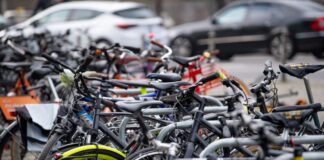 Berlin soll in Schöneweide bald ein öffentliches Parkhaus für Fahrräder bekommen. (Archivbild)