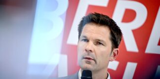 Steffen Krach will die Probleme auf dem Berliner Wohnungsmarkt angehen (Archivbild).