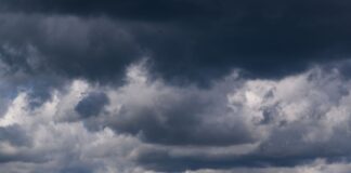 Regen kommt auf Teile von Berlin und Brandenburg zu. (Archivbild)