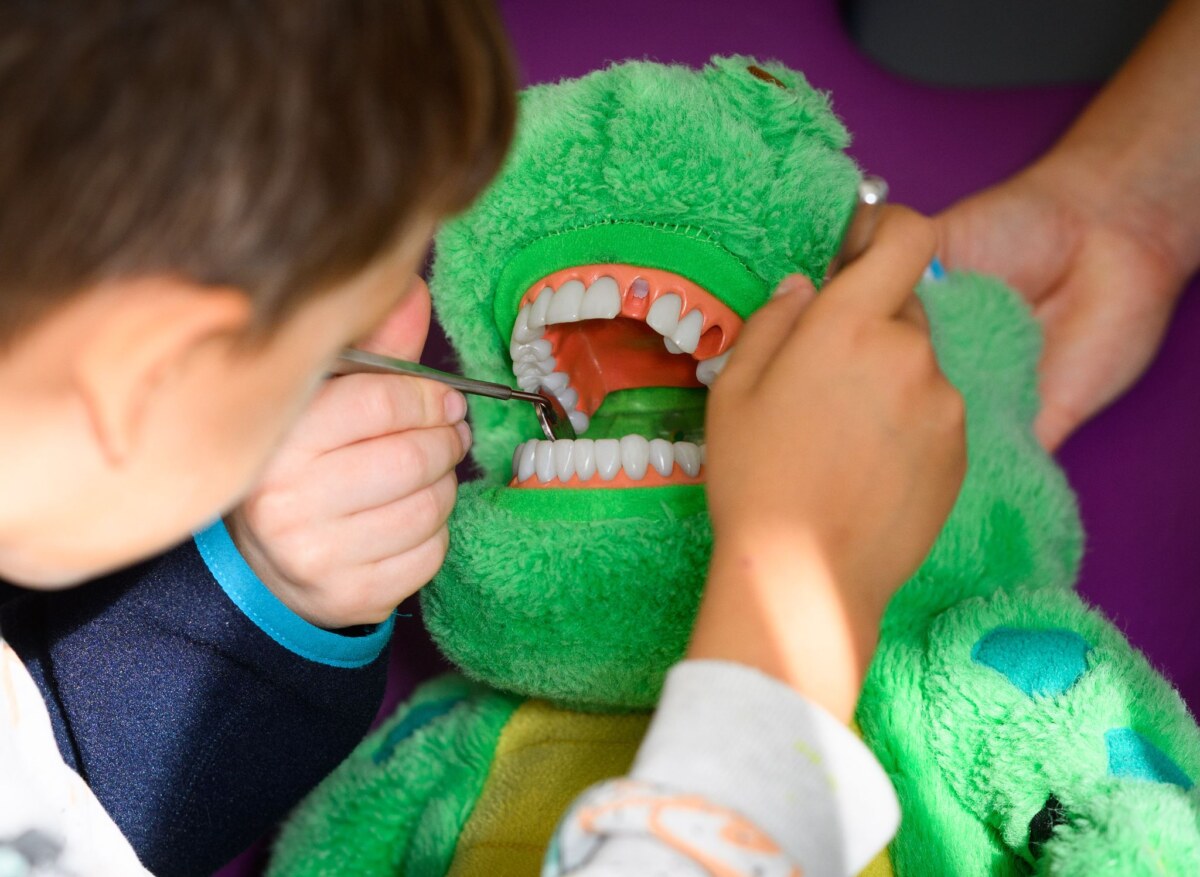 Viele Kinder verpassen Zahnarztvorsorge Bis zu ihrem sechsten Lebensjahr können Kinder sechs kostenfreie Früherkennungsuntersuchungen nutzen. (Archivbild)