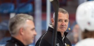 Coach Serge Aubin und die Eisbären Berlin müssen in der neuen DEL-Saison früh mit Problemen kämpfen.